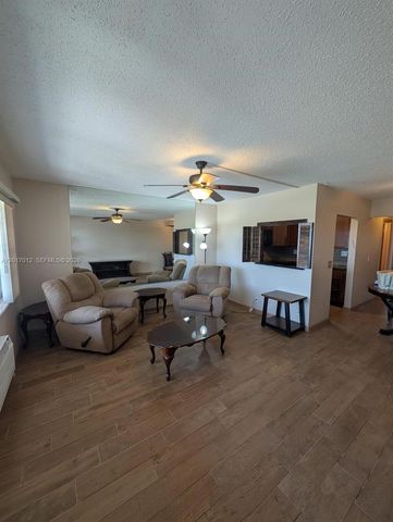 23 Easthampton A 0, West Palm Beach, FL 33417