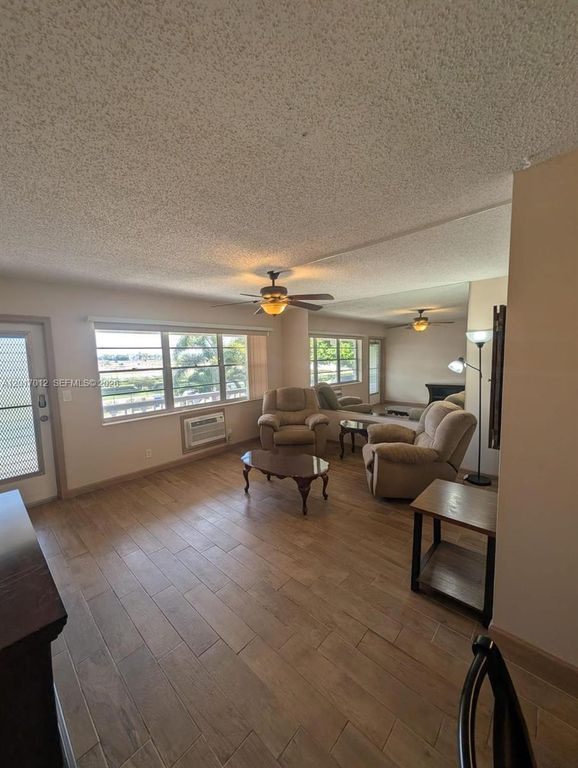 23 Easthampton A 0, West Palm Beach, FL 33417