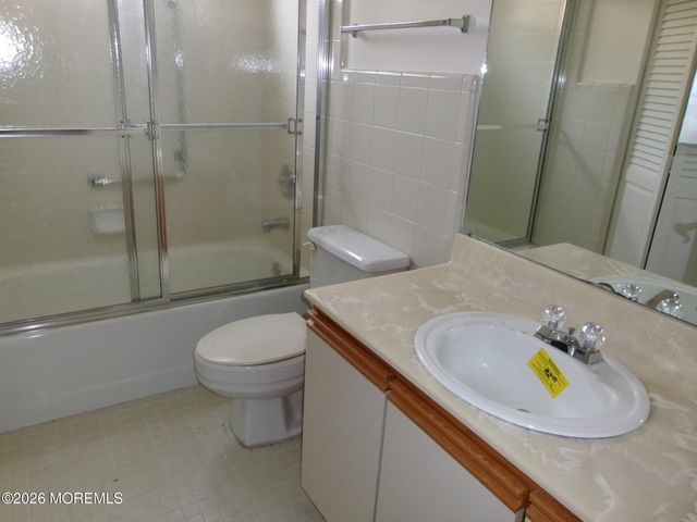 6 Harrow Place, Manchester, NJ 08759