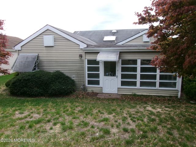 6 Harrow Place, Manchester, NJ 08759