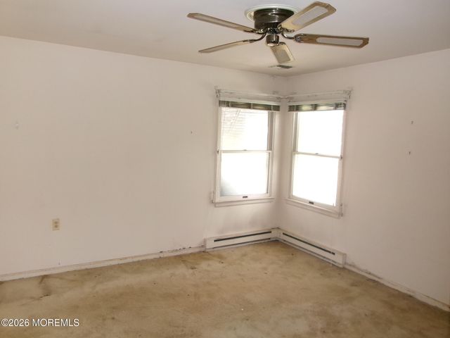 6 Harrow Place, Manchester, NJ 08759
