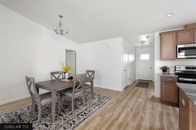 7061 W 38th Ave, Kennewick, WA 99338