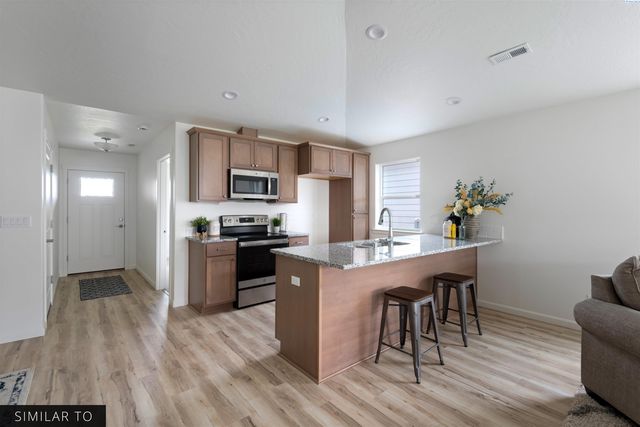 7061 W 38th Ave, Kennewick, WA 99338