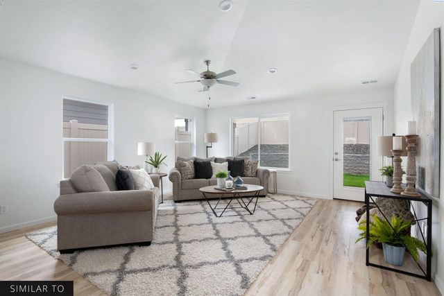 7061 W 38th Ave, Kennewick, WA 99338