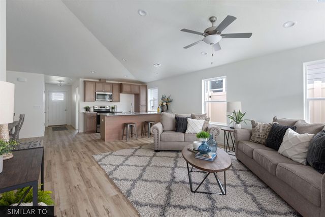 7061 W 38th Ave, Kennewick, WA 99338