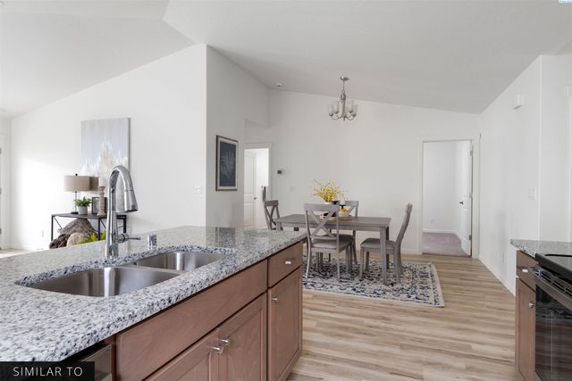 7061 W 38th Ave, Kennewick, WA 99338