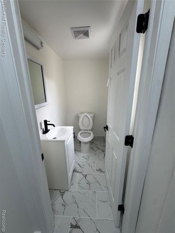 45480 Keding Street, Utica, MI 48317