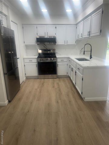 45480 Keding Street, Utica, MI 48317