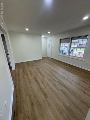 45480 Keding Street, Utica, MI 48317