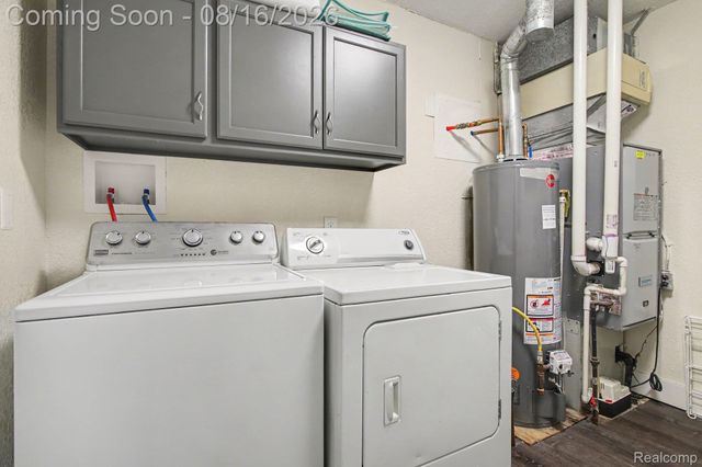 360 Woodlawn Avenue, York Charter Township, MI 48198
