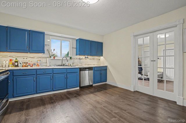 360 Woodlawn Avenue, York Charter Township, MI 48198
