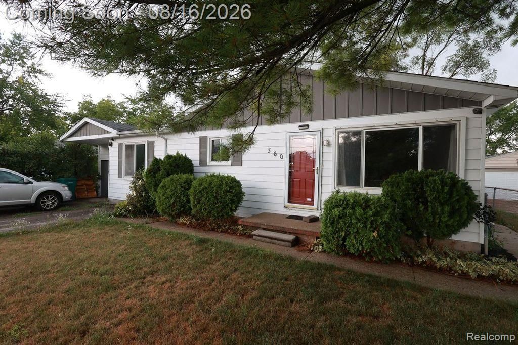 360 Woodlawn Avenue, York Charter Township, MI 48198