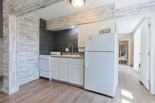 10098 Jefferson Road, Osceola, IN 46561