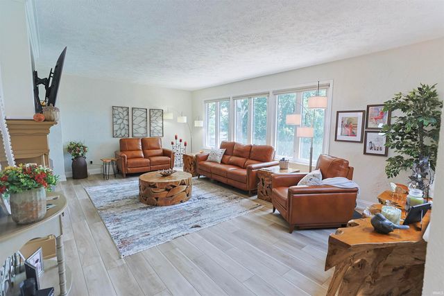 10098 Jefferson Road, Osceola, IN 46561