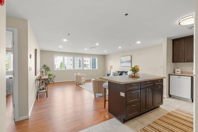 38 Dunham Rd 204, Beverly, MA 01915