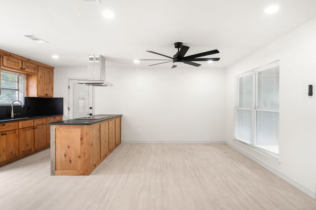 103 N Summit Street, Red Oak, TX 75154