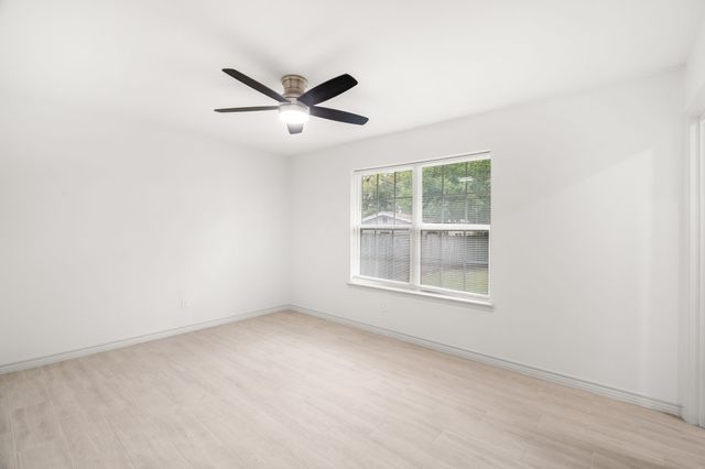 103 N Summit Street, Red Oak, TX 75154