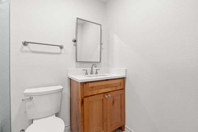 103 N Summit Street, Red Oak, TX 75154