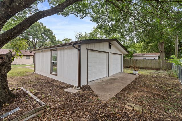 103 N Summit Street, Red Oak, TX 75154