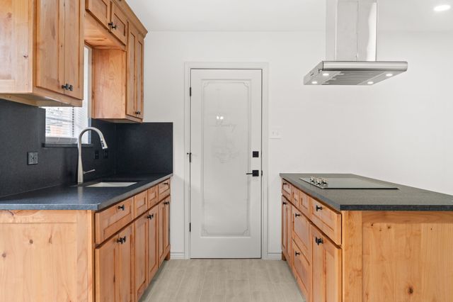 103 N Summit Street, Red Oak, TX 75154