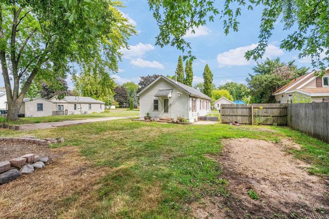 1837 PLYMOUTH STREET, Oshkosh, WI 54901