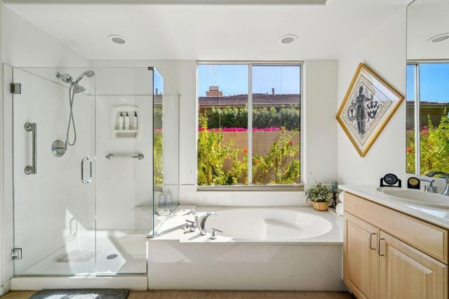 64 Paris Way, Rancho Mirage, CA 92270