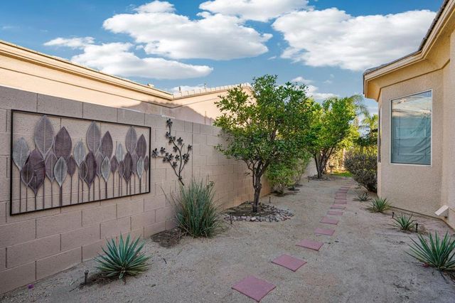 64 Paris Way, Rancho Mirage, CA 92270