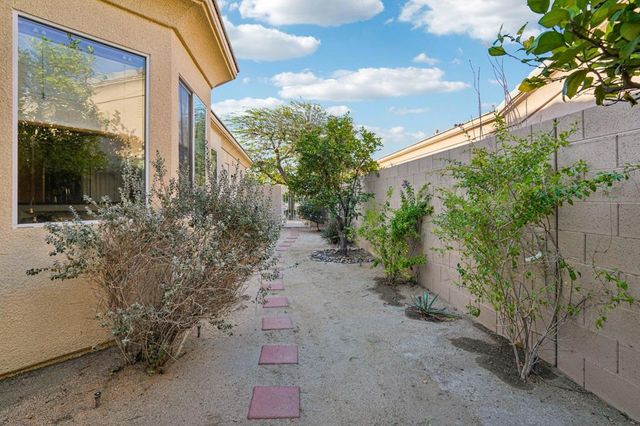 64 Paris Way, Rancho Mirage, CA 92270