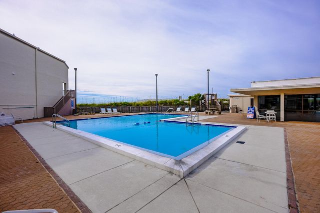 8727 Thomas Drive UNIT B17, Panama City Beach, FL 32408