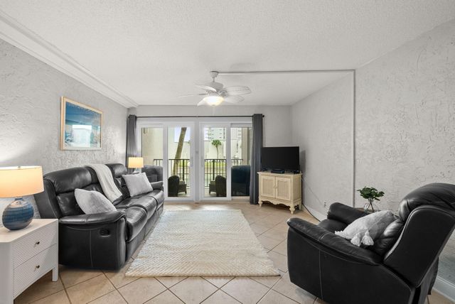 8727 Thomas Drive UNIT B17, Panama City Beach, FL 32408