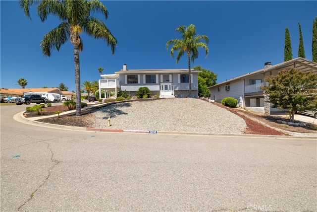 30745 Long Point, Canyon Lake, CA 92587