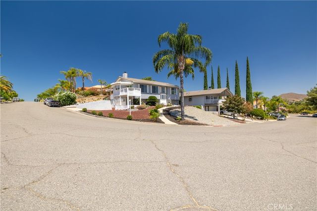 30745 Long Point, Canyon Lake, CA 92587
