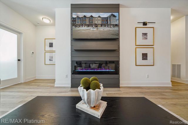 1656 Pinecroft Lane, Howell Township, MI 48855