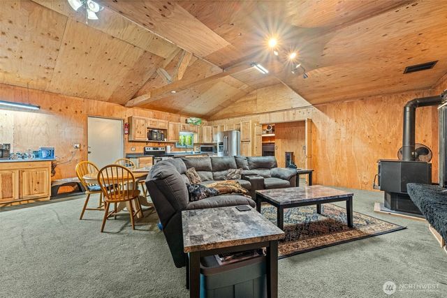 81 E Burrows Lane, Shelton, WA 98584