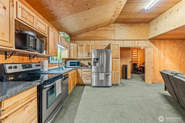 81 E Burrows Lane, Shelton, WA 98584