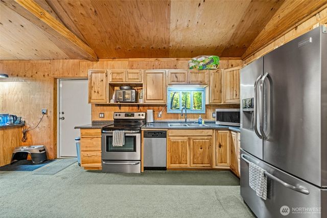 81 E Burrows Lane, Shelton, WA 98584