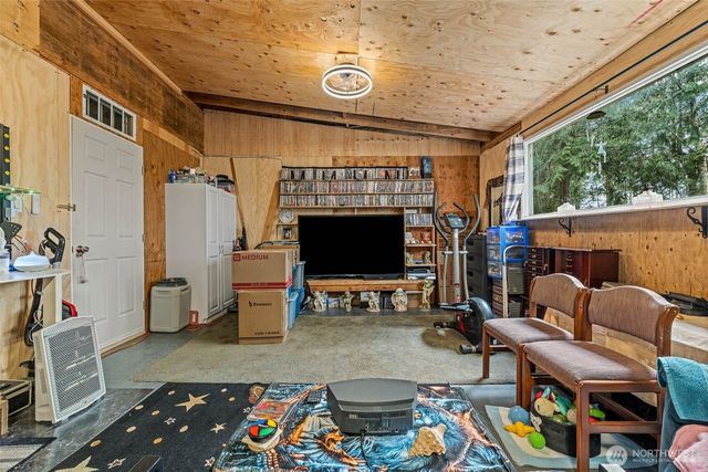 81 E Burrows Lane, Shelton, WA 98584