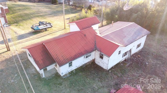 98 Lower Glady Fork Road, Candler, NC 28715