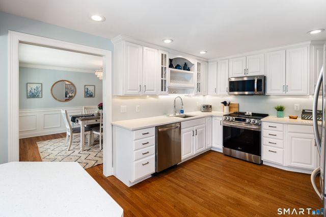 76 Comstock Hill Road, New Canaan, CT 06840