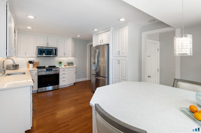 76 Comstock Hill Road, New Canaan, CT 06840