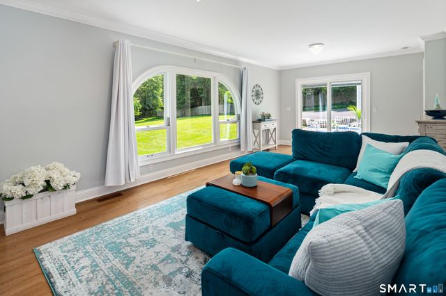 76 Comstock Hill Road, New Canaan, CT 06840