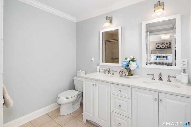 76 Comstock Hill Road, New Canaan, CT 06840