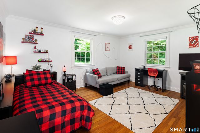 76 Comstock Hill Road, New Canaan, CT 06840