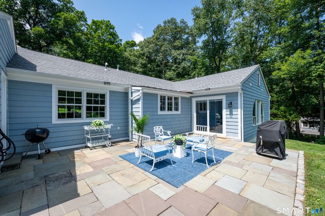 76 Comstock Hill Road, New Canaan, CT 06840