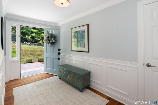 76 Comstock Hill Road, New Canaan, CT 06840