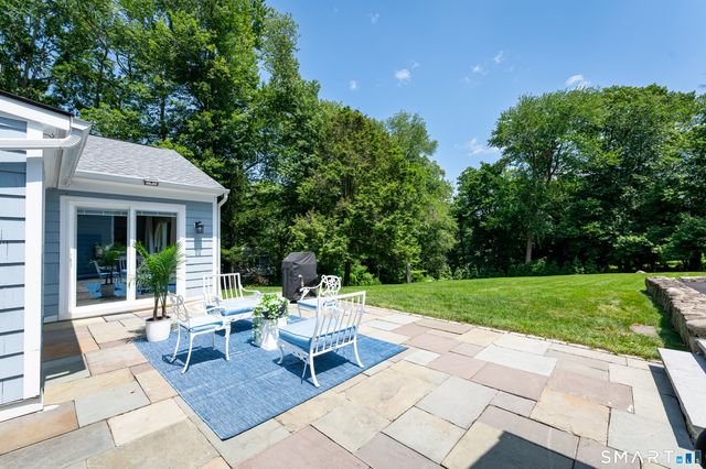 76 Comstock Hill Road, New Canaan, CT 06840