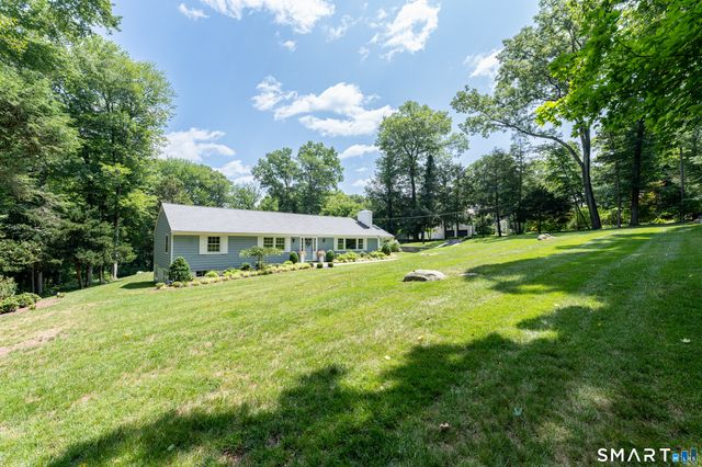 76 Comstock Hill Road, New Canaan, CT 06840