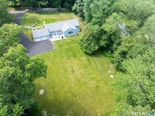 76 Comstock Hill Road, New Canaan, CT 06840