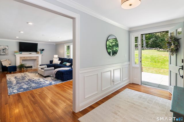 76 Comstock Hill Road, New Canaan, CT 06840