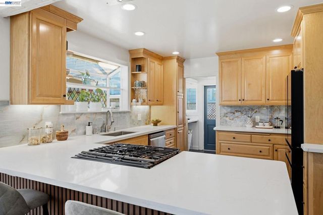 1730 Lincoln Ave, Alameda, CA 94501